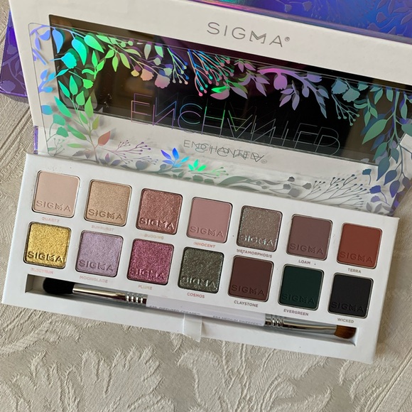 Sigma Beauty Enchanted Eyeshadow Palette & Brush BNIB - Picture 1 of 16